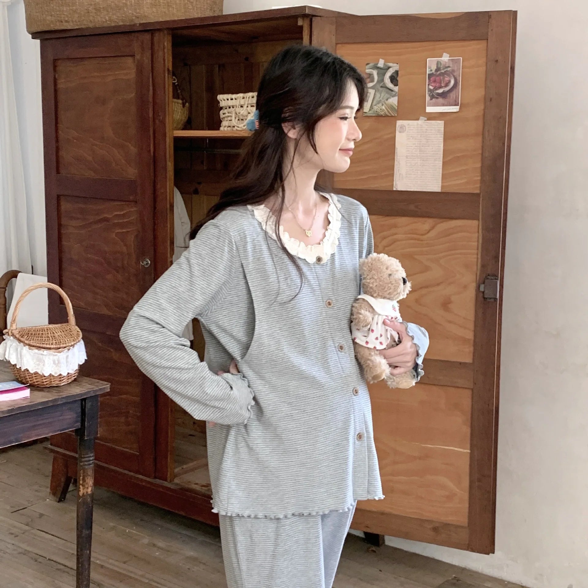 Maternity Sleep Suit O-Neck Lace Pijamas for Pregnant Women Loose Sleepwear for Winter Autumn Comfortable Maternity Nightgown